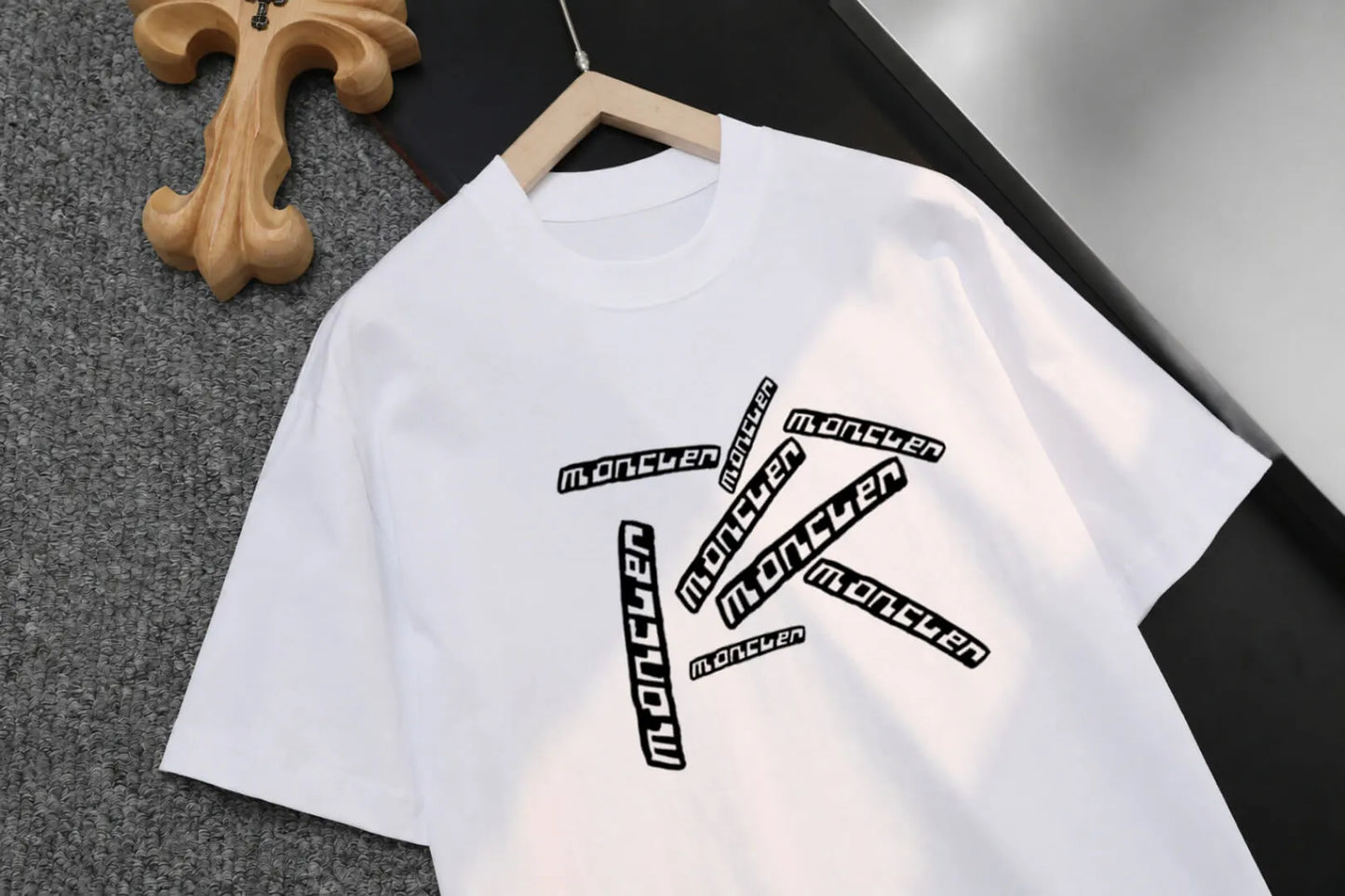 Radial Staggered Crew Neck T‑shirt