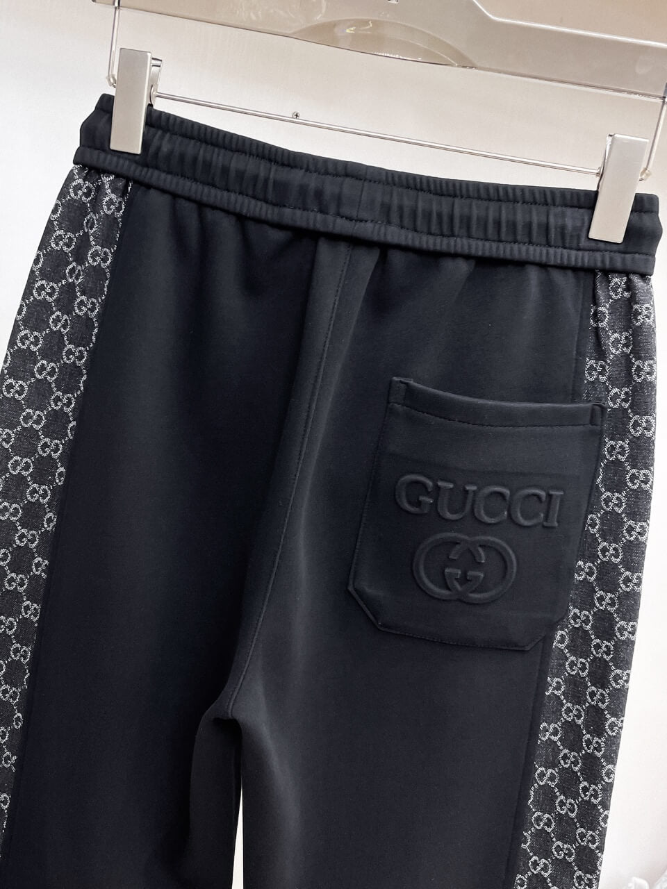 Interlocking Pattern Side Stripe Drawstring sweatpants