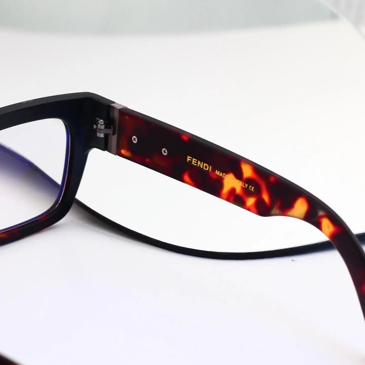 Retro Thick Frame Sunglasses
