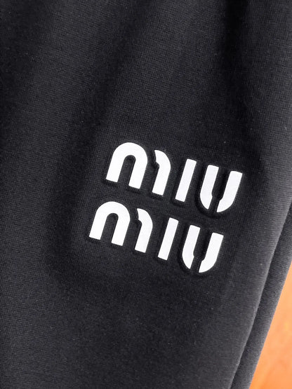 Stacked Letter Print Casual Shorts