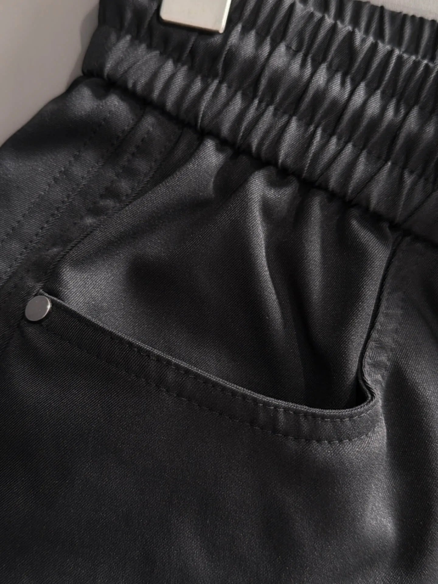 Label Decor Straight Casual Pants