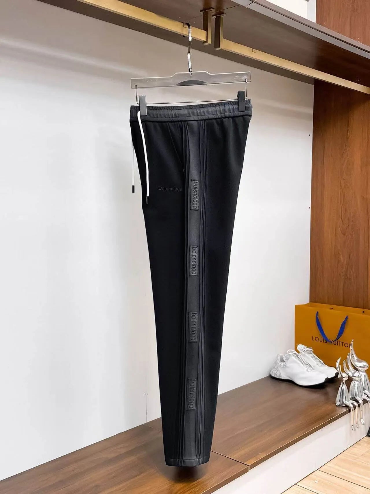 Side‑Stripe Text Detail Straight Pants