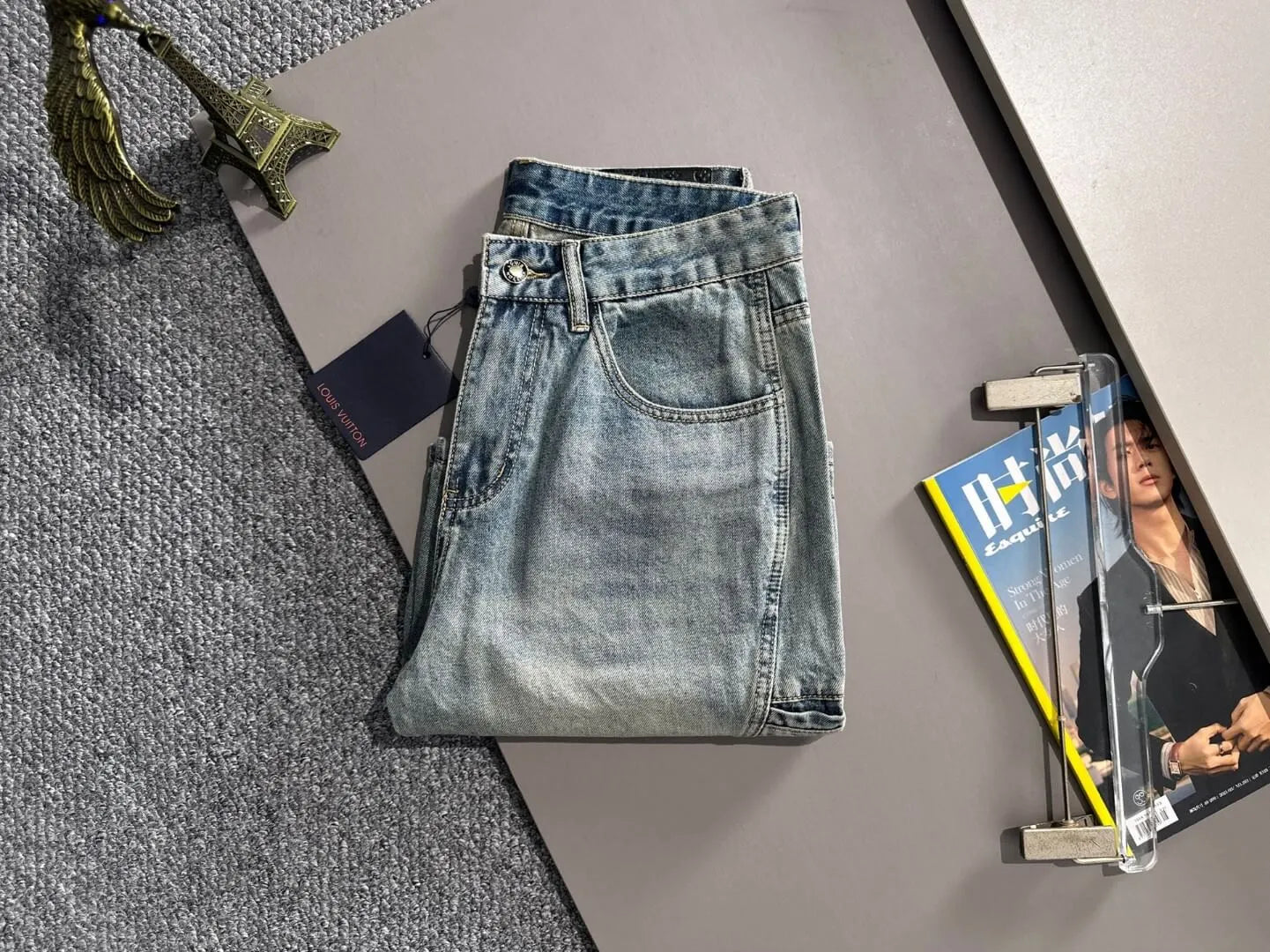 Cargo Pocket Stitching Washed Denim Shorts