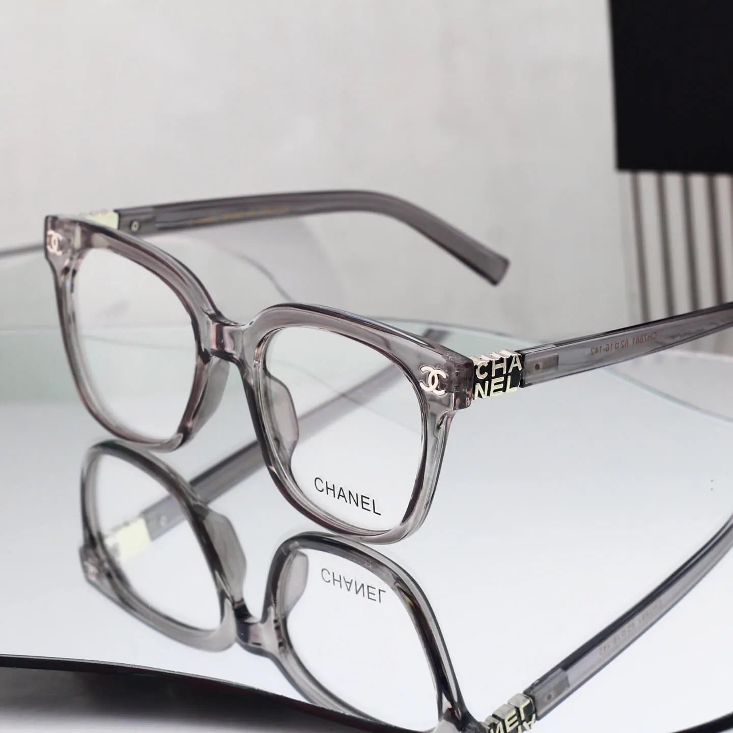 Literary Square Sunglasses