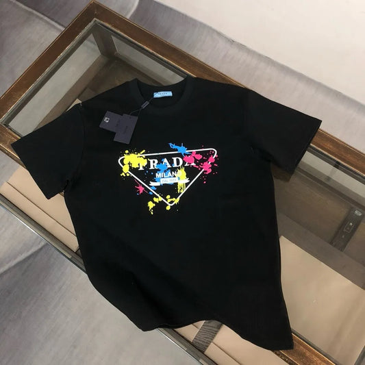 Triangle Spray Paint Print T-shirt