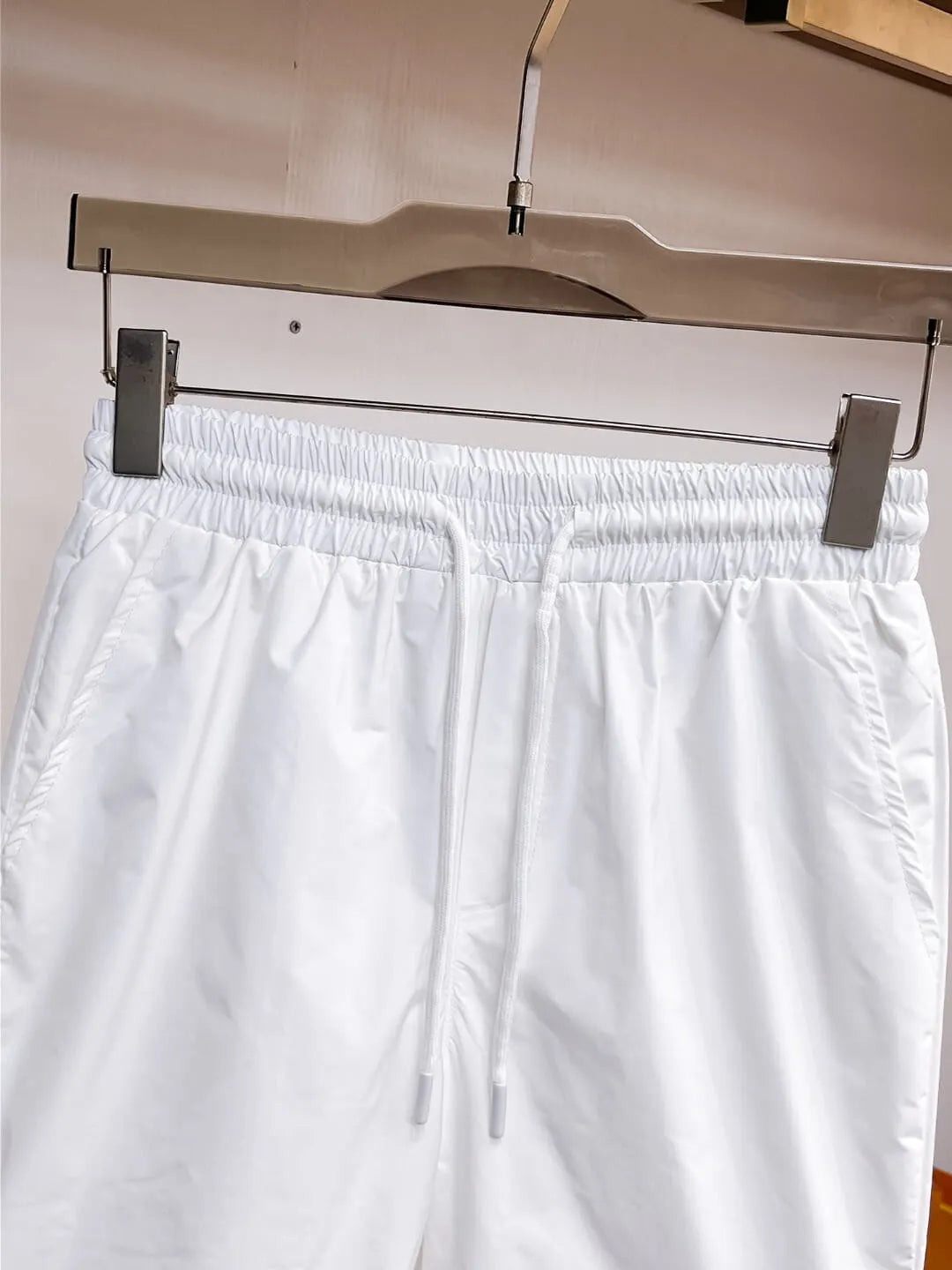 Contrast   Embroidered Casual Shorts