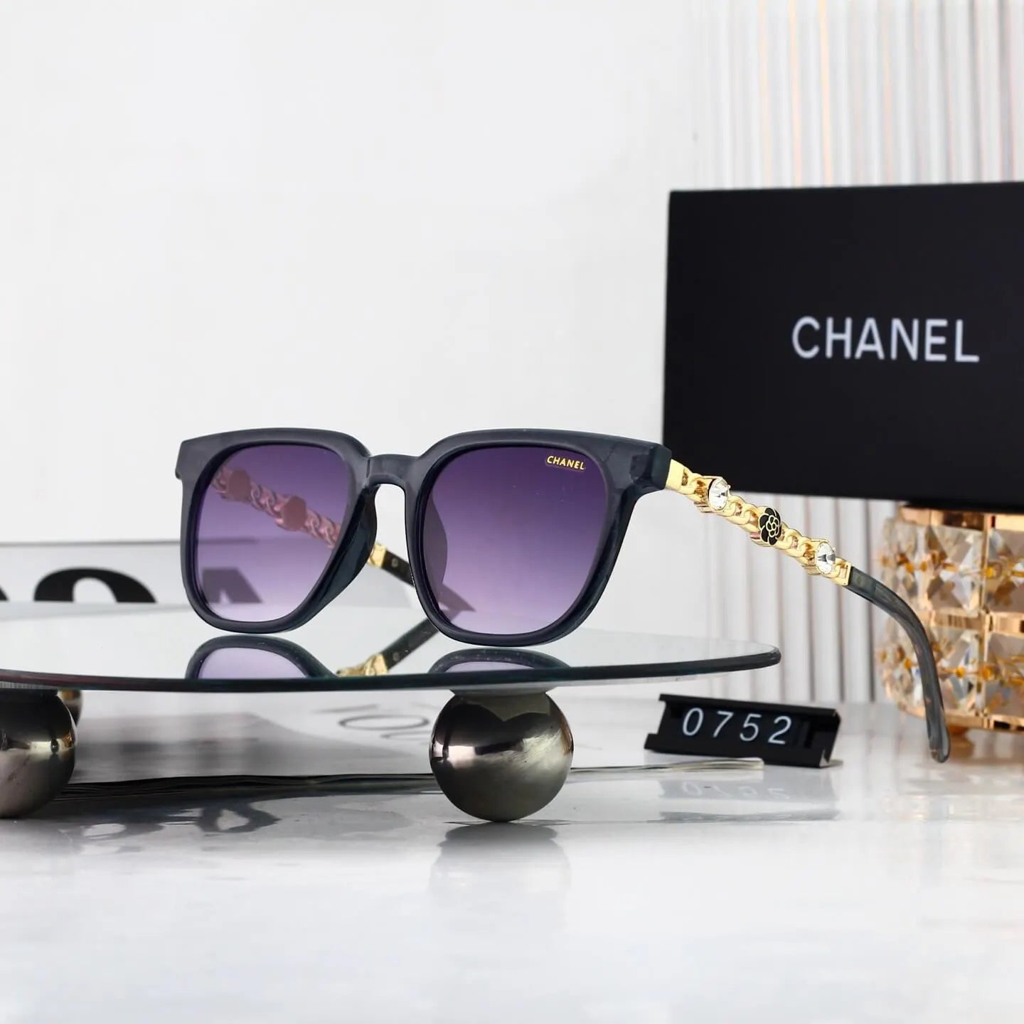 Chain Decor Square Sunglasses