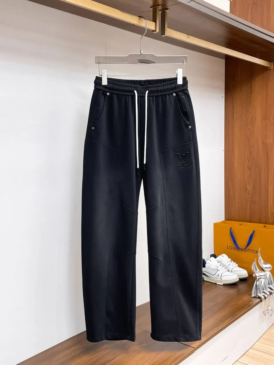 Debossed    Seam Stitching Pants