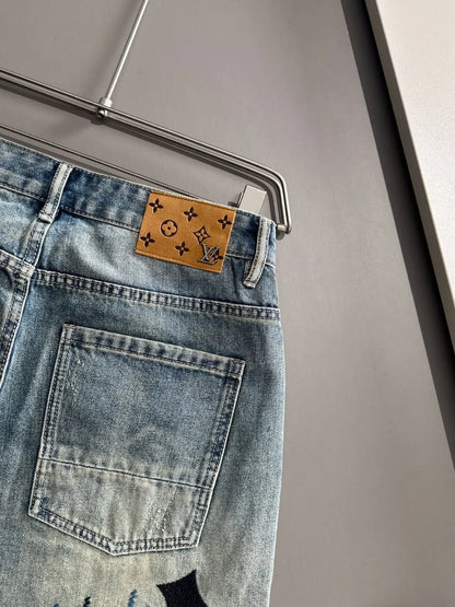 Abstract Embroidery Distressed Denim Shorts