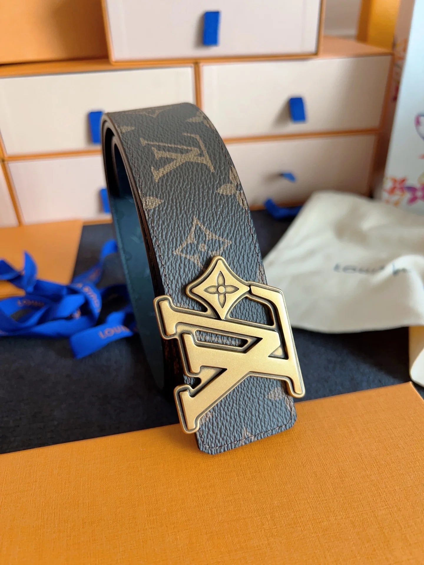 New Style Retro-Pattern Calfskin Leather Belt