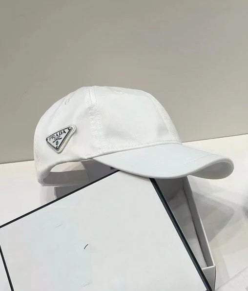 Classic minimalist hat