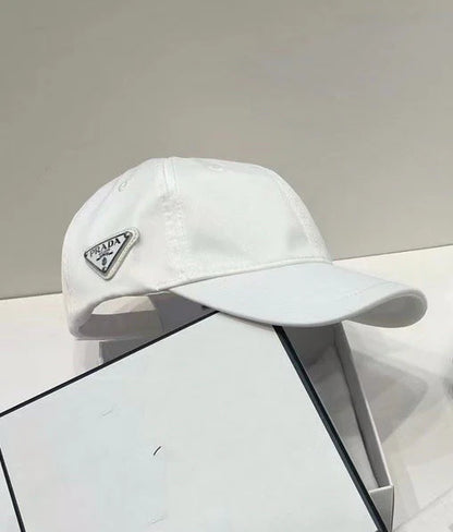 Classic minimalist hat