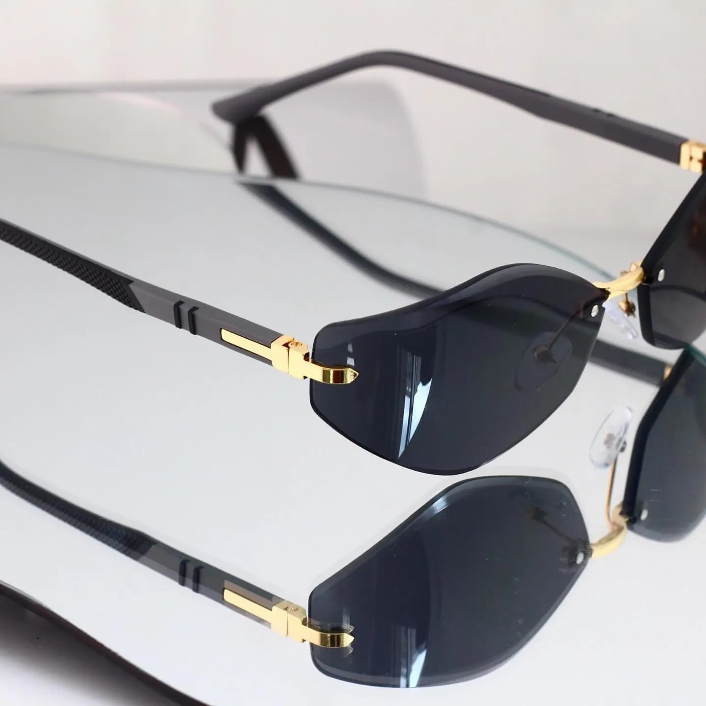 Rimless Cut Oval Sunglasses