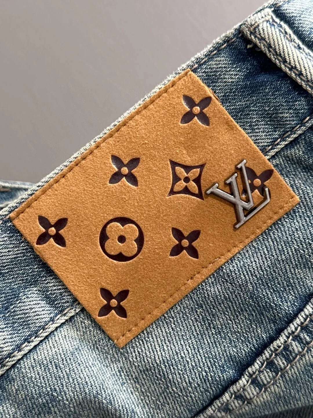 Abstract Embroidery Distressed Denim Shorts