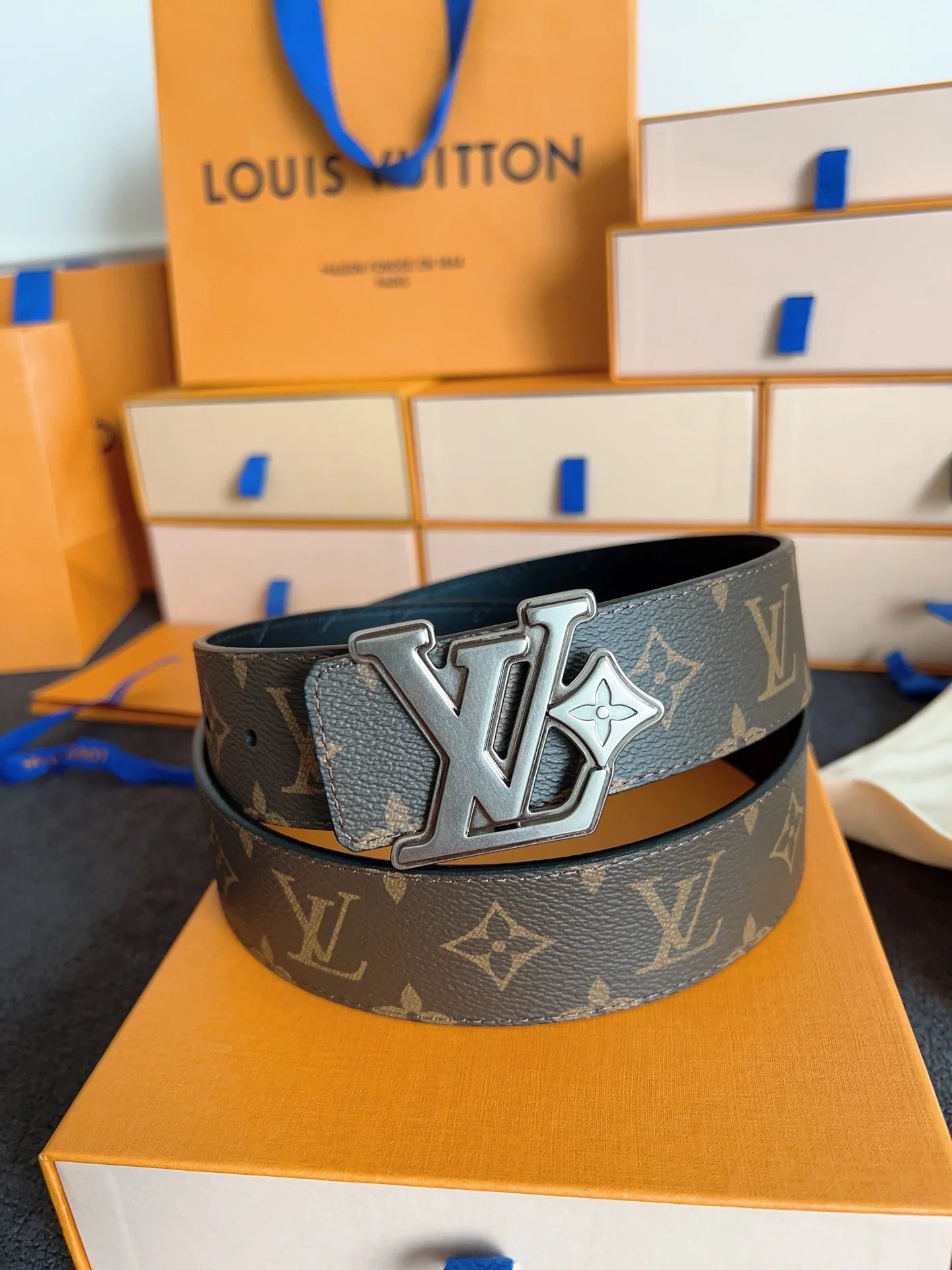 New Style Retro-Pattern Calfskin Leather Belt