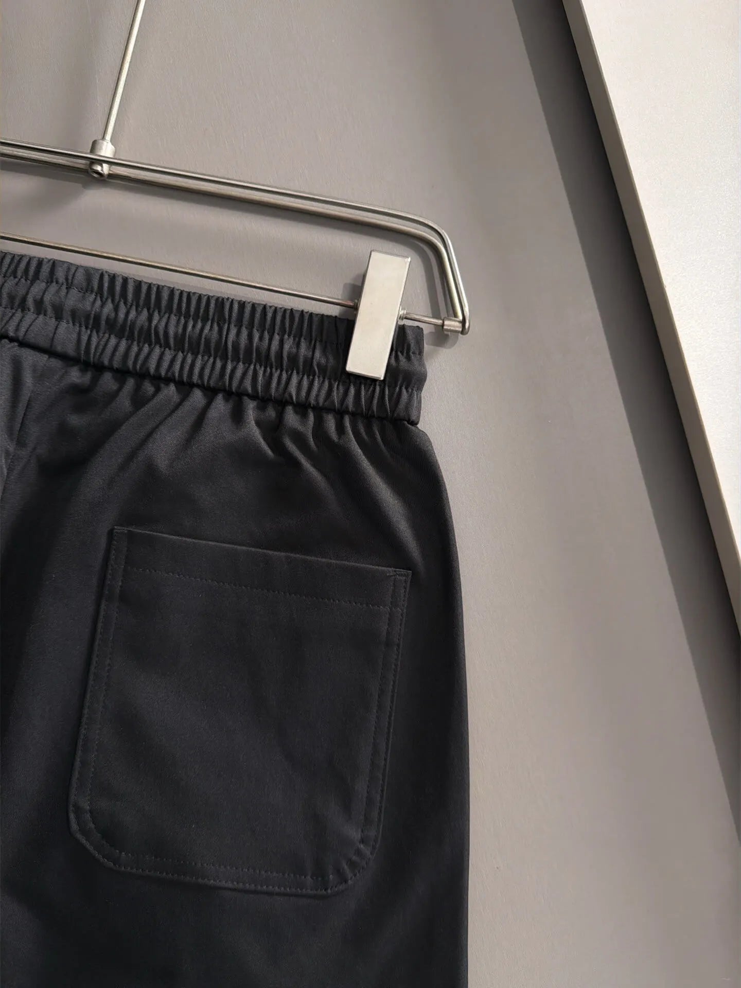 Label Decor Straight Casual Pants