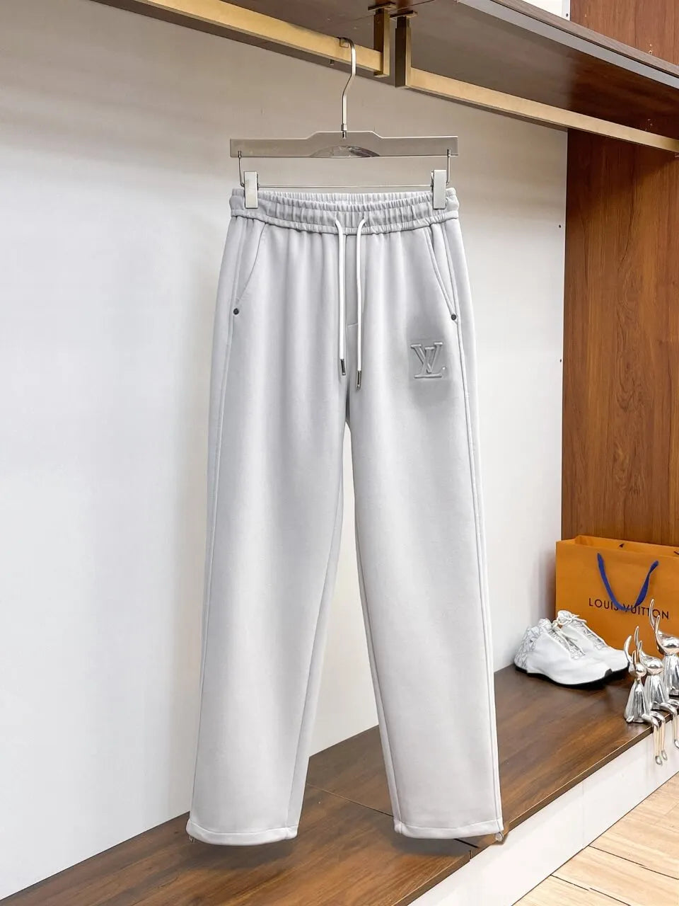 Simple Embossed   Straight‑fit Pants