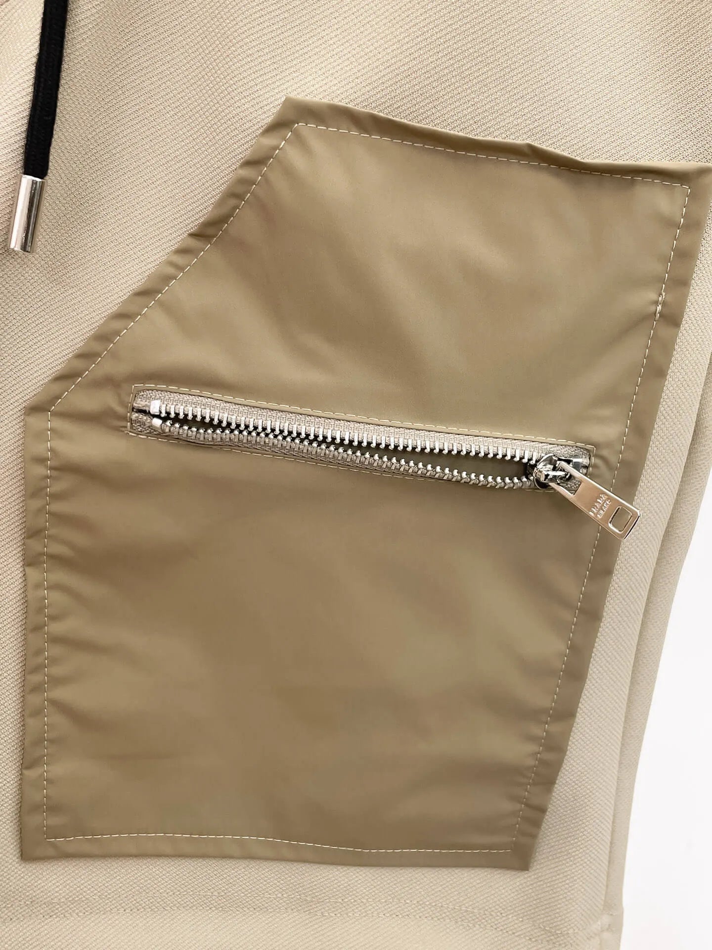 Color‑Block Zipper Cargo Shorts