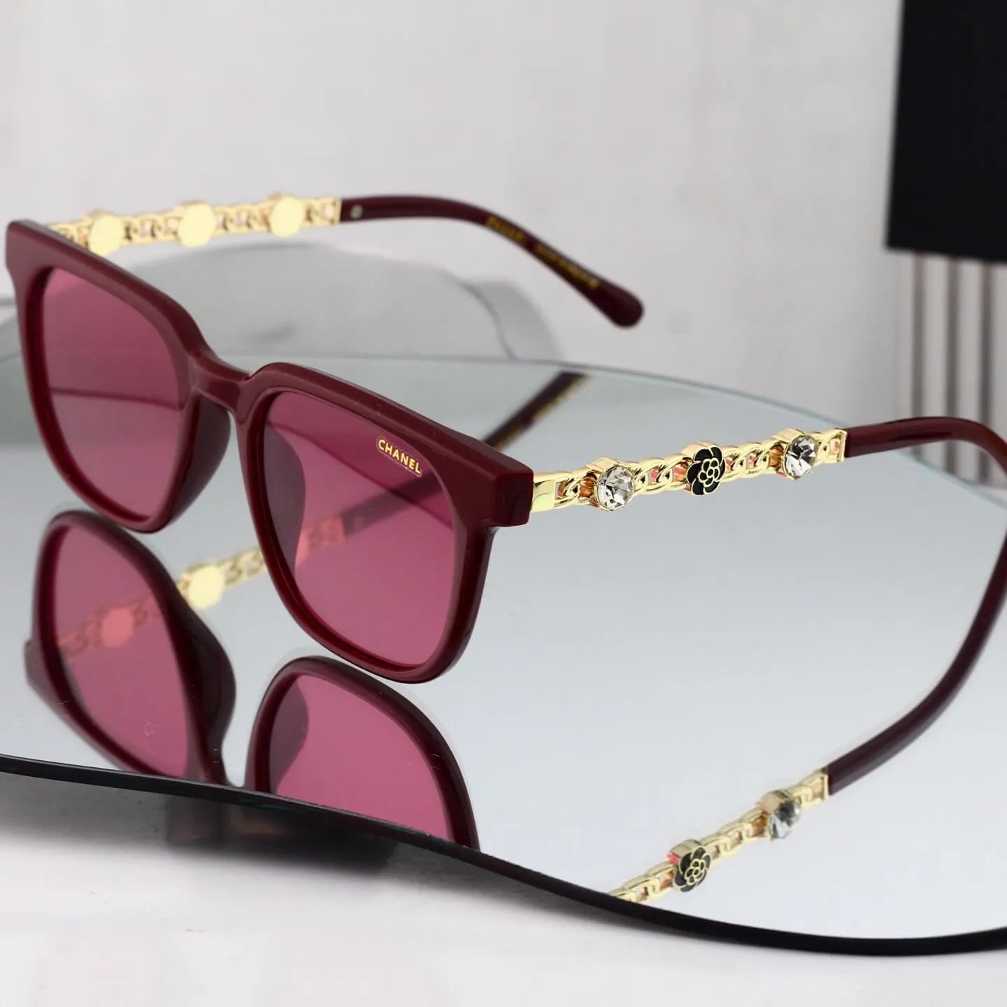 Chain Decor Square Sunglasses