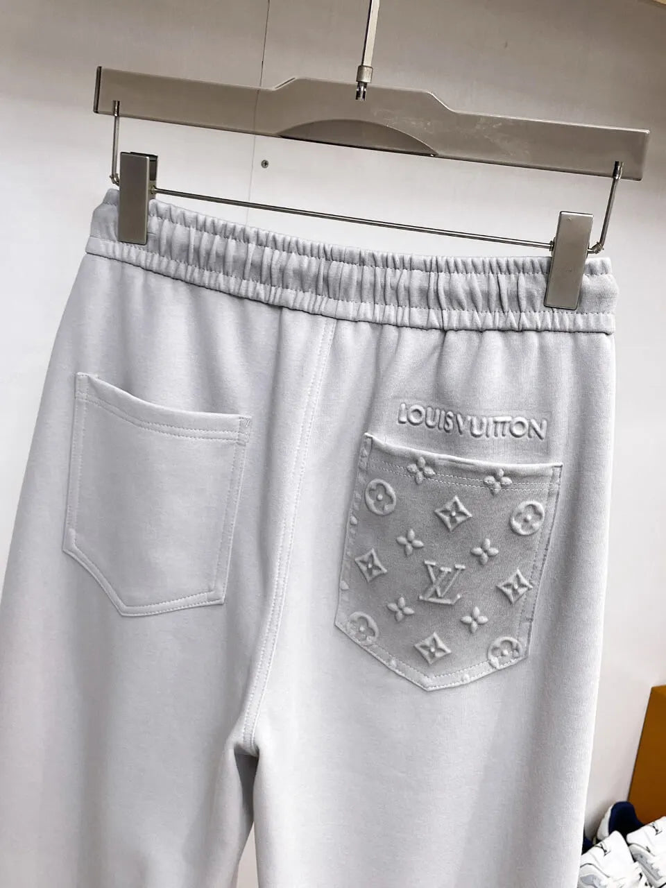 Debossed    Seam Stitching Pants