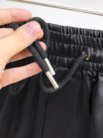 Triangle Badge Cargo Pocket Shorts