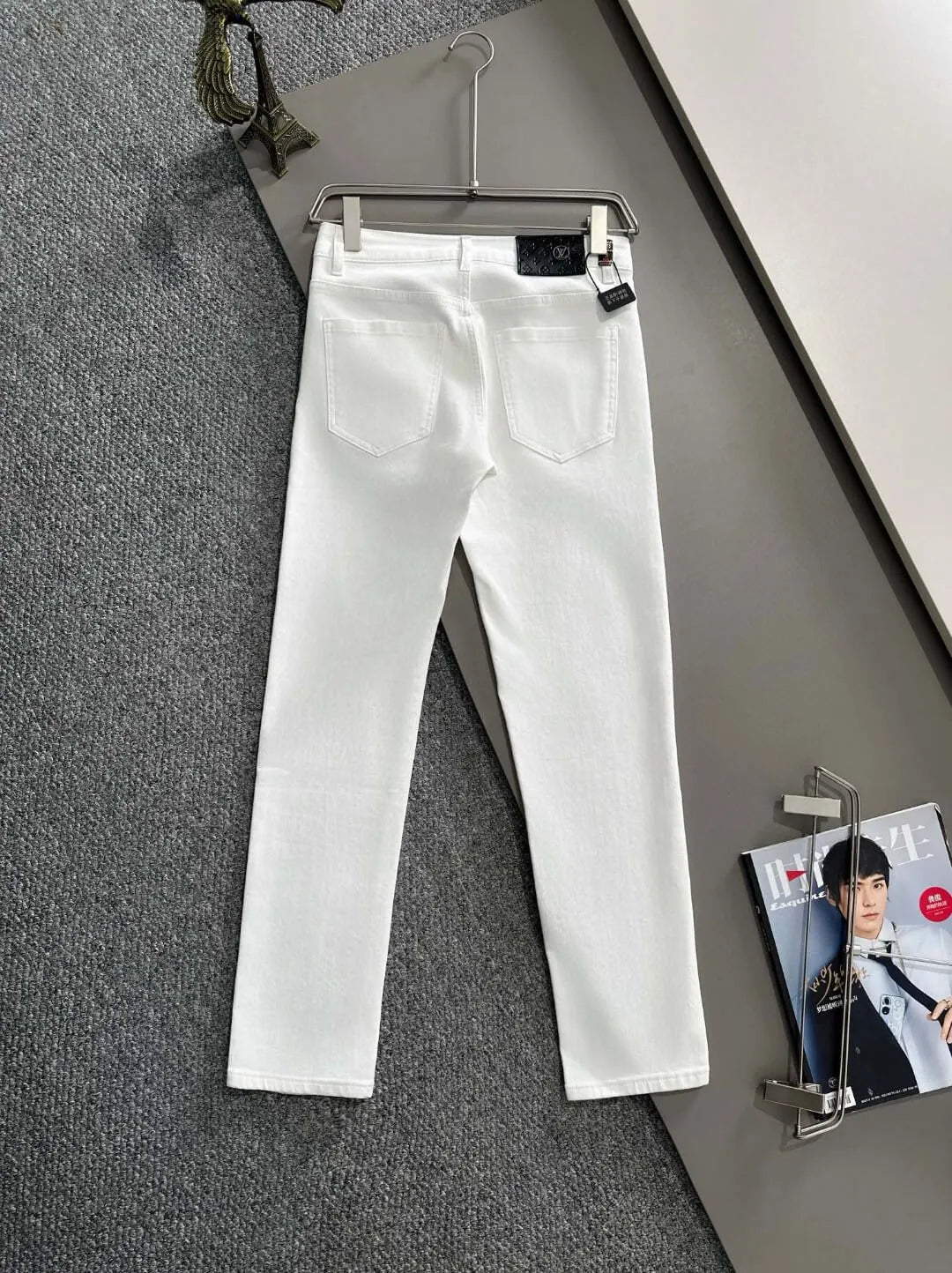 Classic Label Slim Straight Jeans