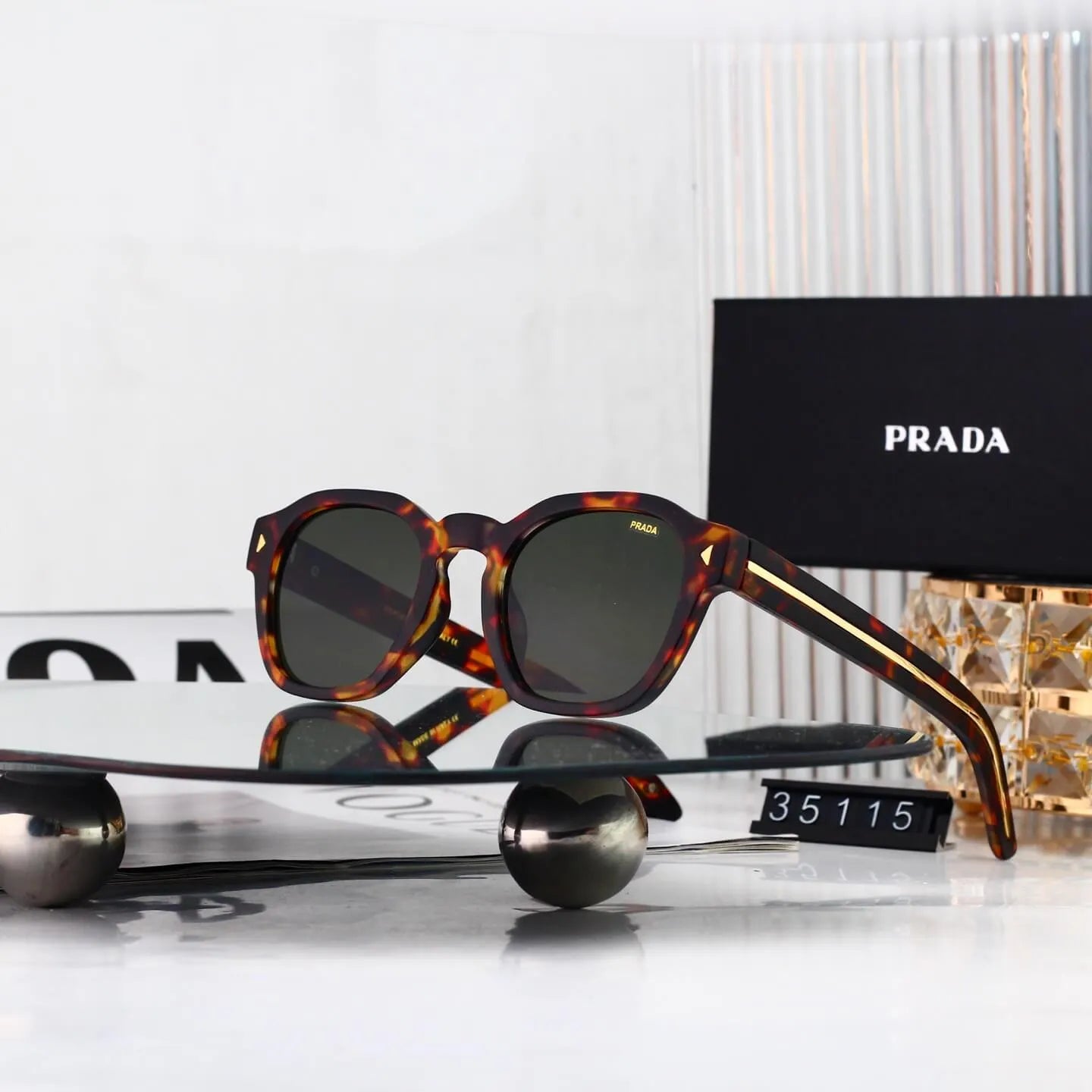 Retro Square Frame Sunglasses