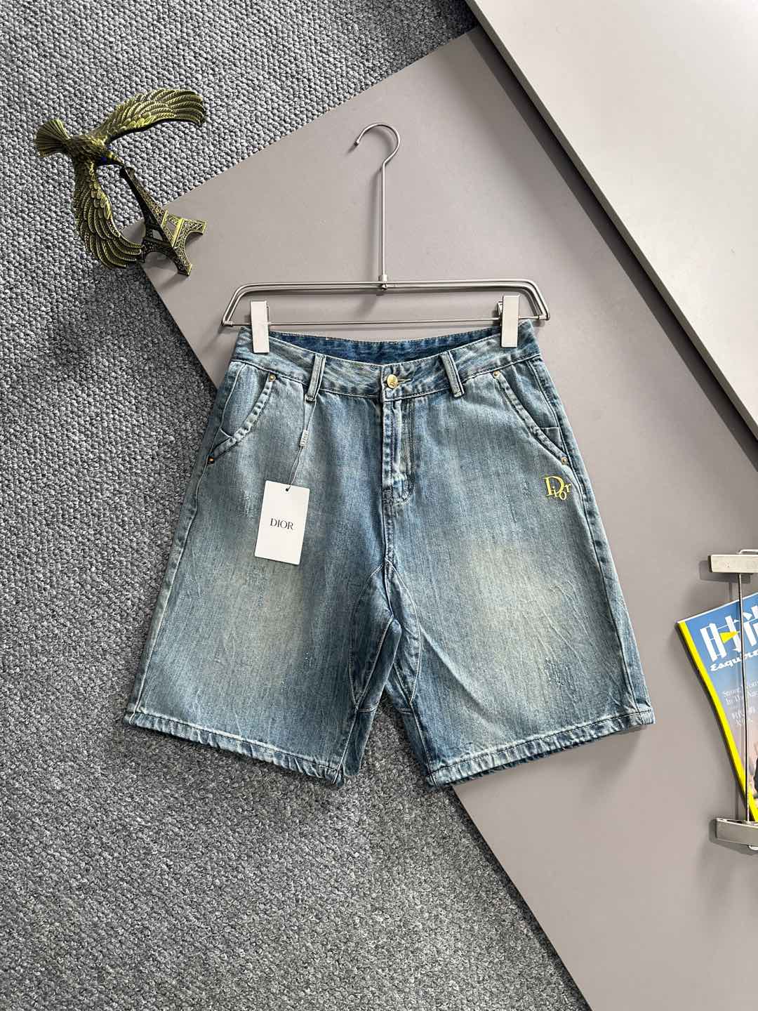 Embroidery Washed Denim Shorts