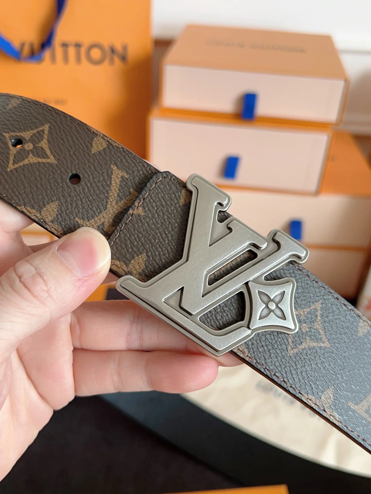 New Style Retro-Pattern Calfskin Leather Belt