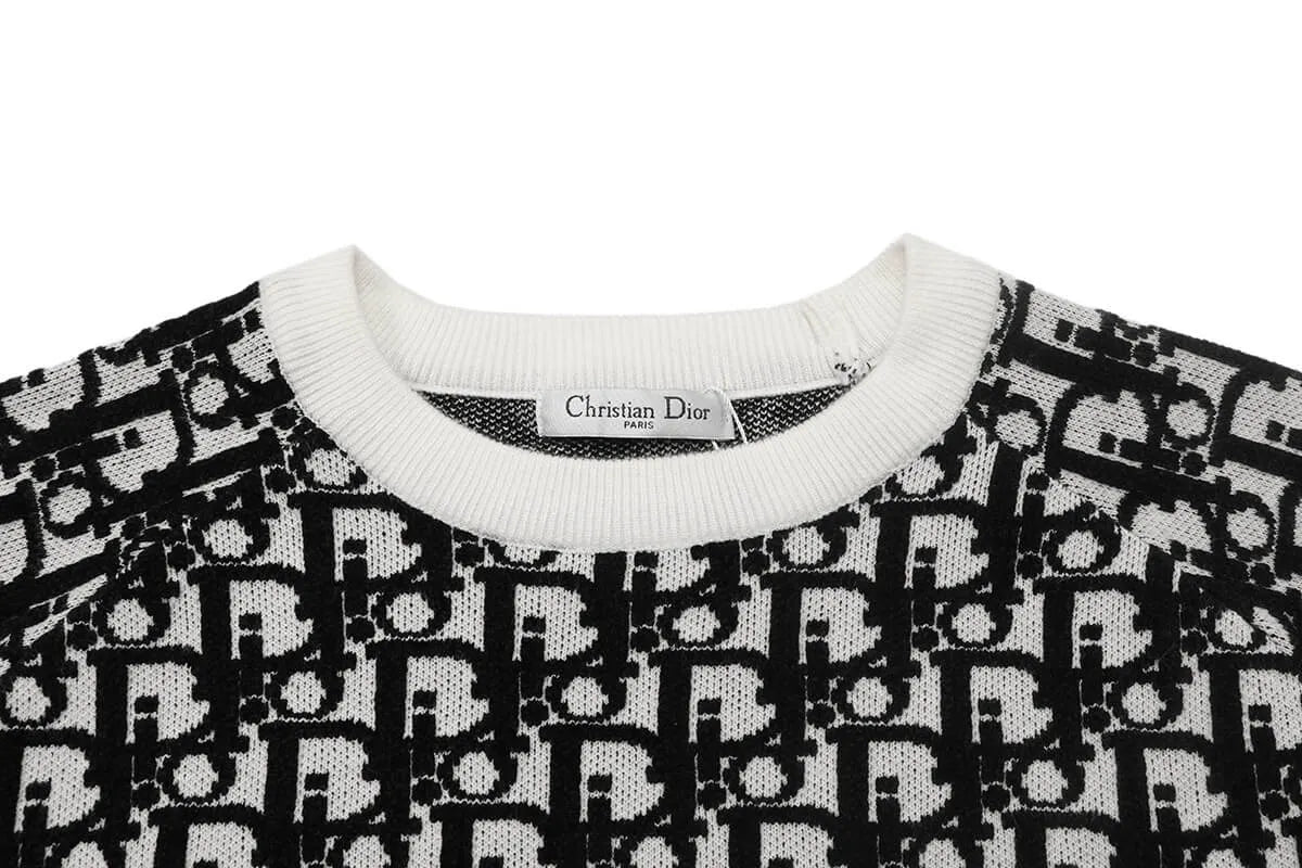 Oblique Jacquard Crew Neck Knit Sweater