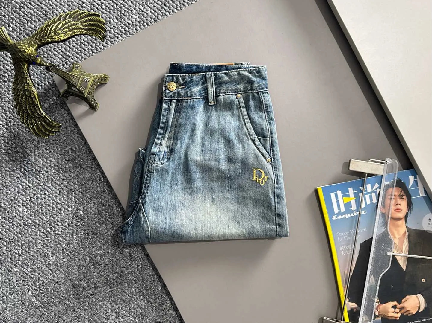 Embroidery Washed Denim Shorts
