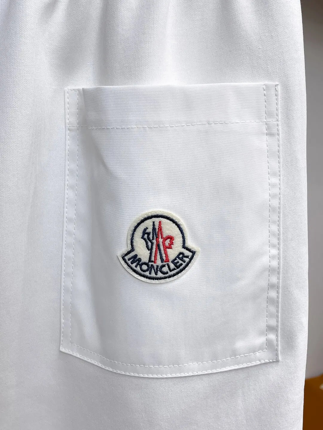 Ribbed Side Tape Badge Shorts