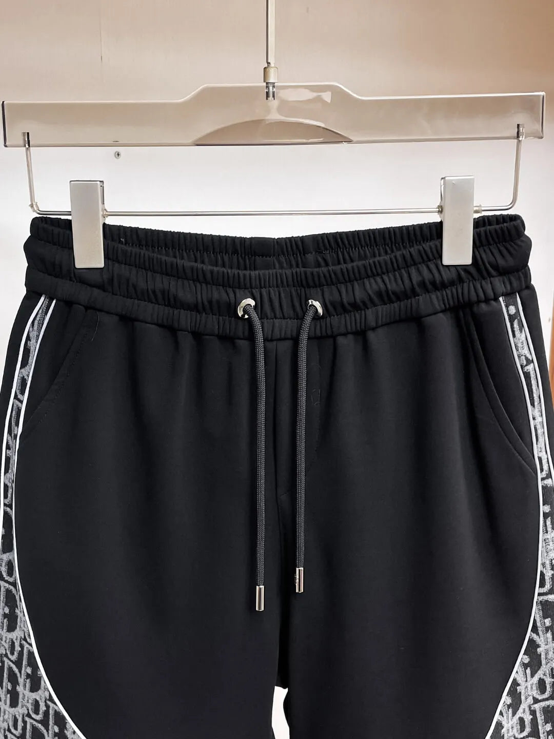 Curved Jacquard Spliced Shorts