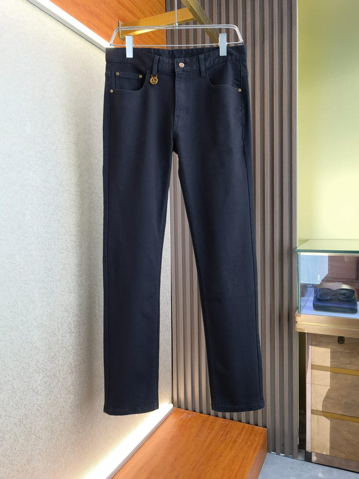 Double G Metal Emblem Jeans