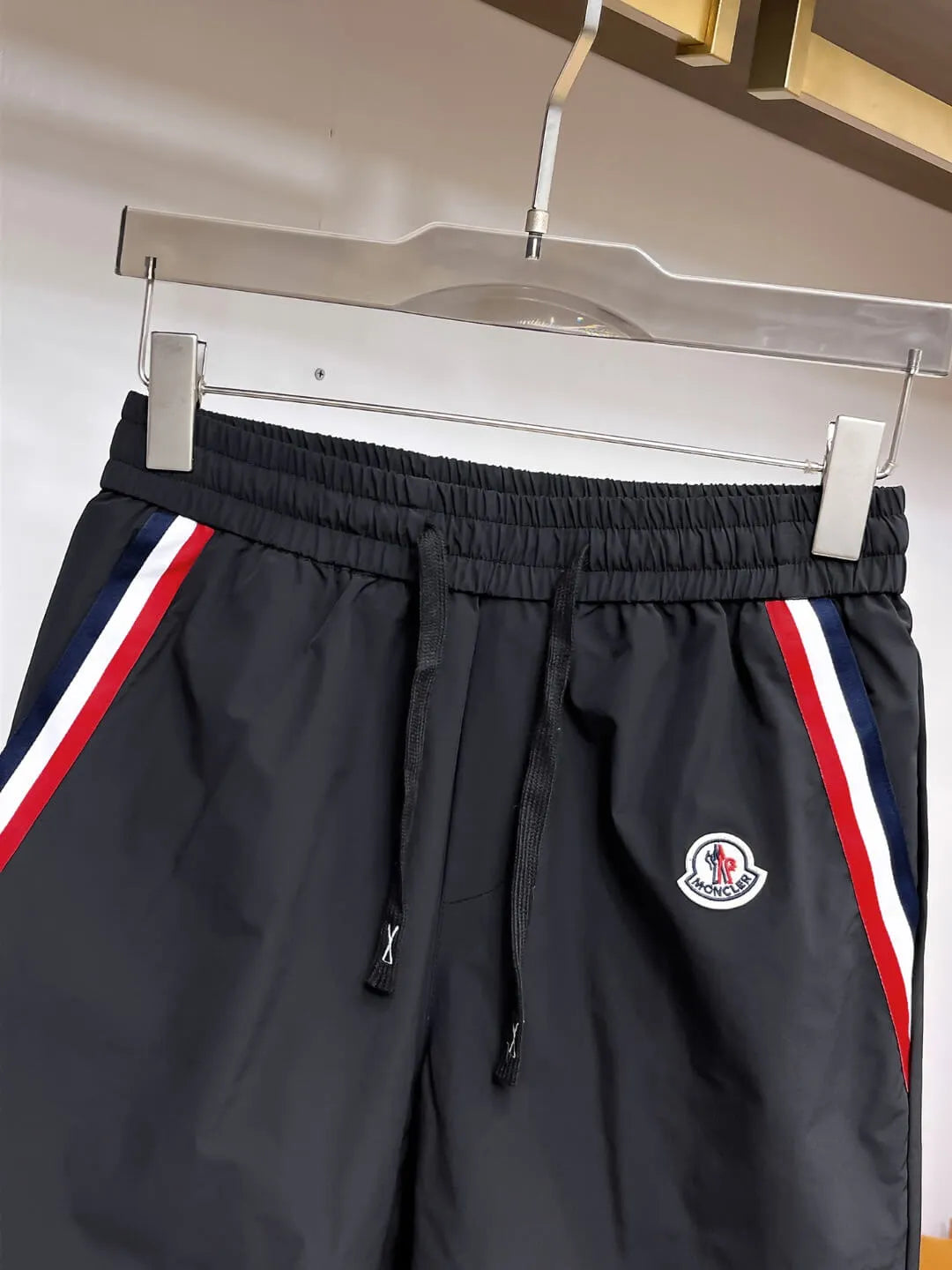 Side Stripe Badge Casual Shorts