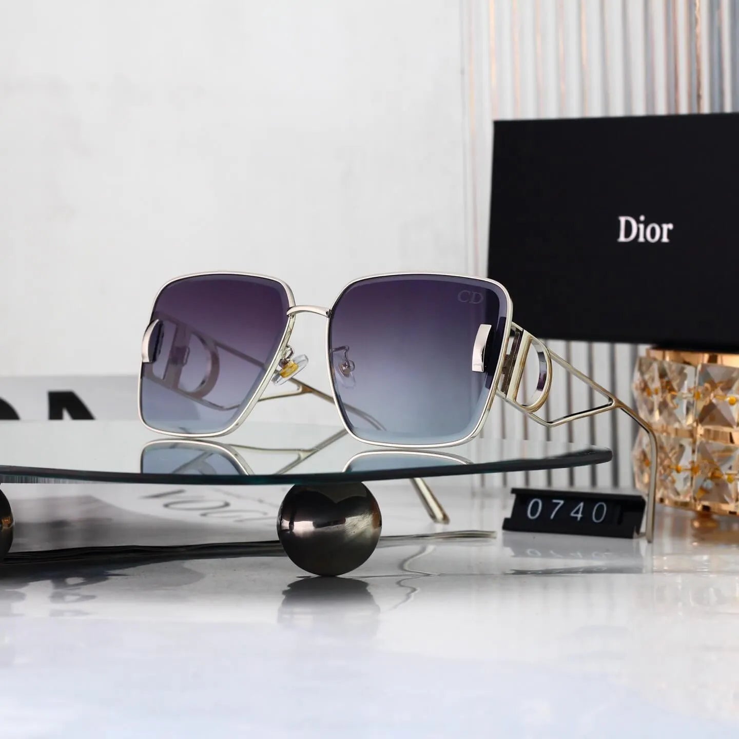 Thin Metal CD Accent Oversized Square sunglasses
