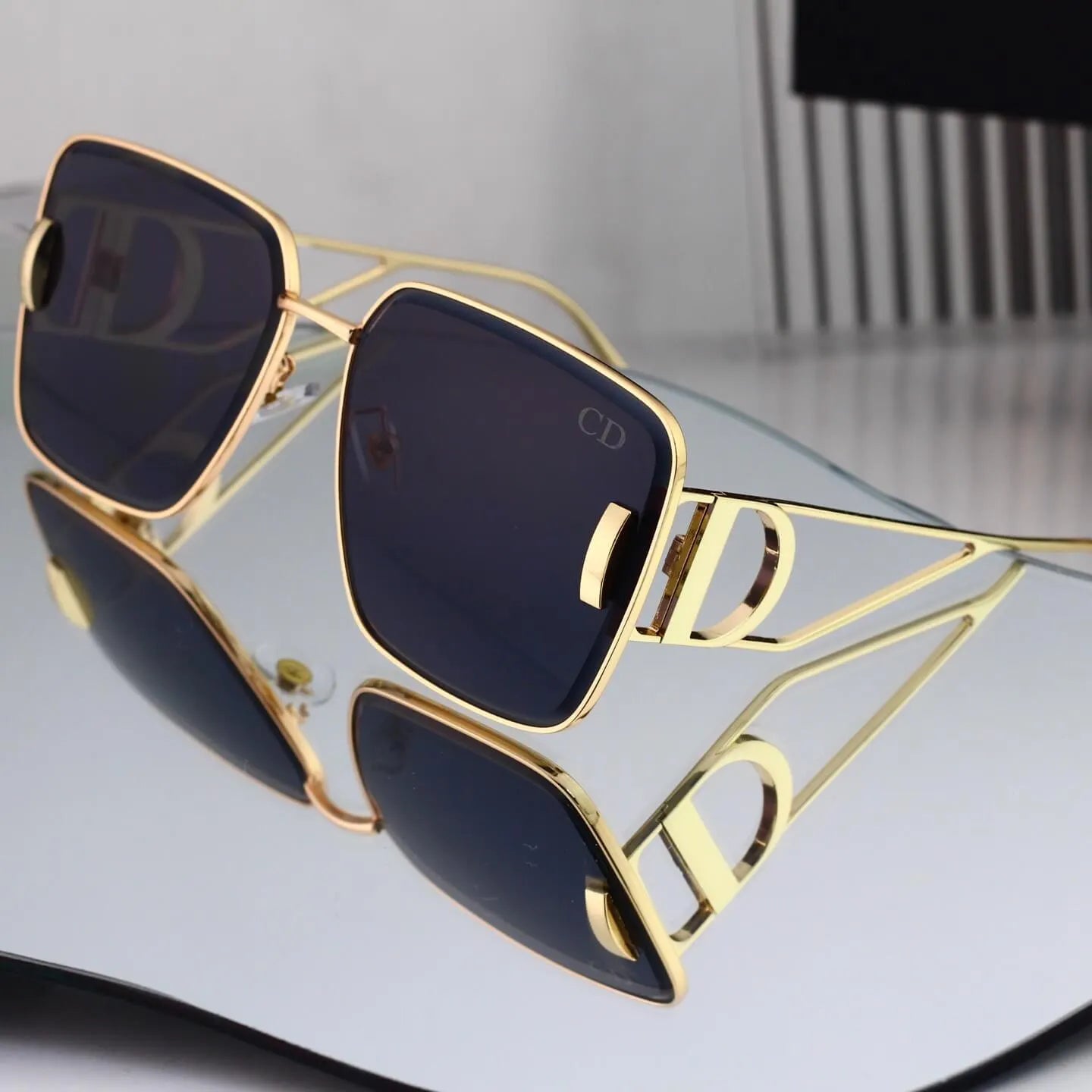 Thin Metal CD Accent Oversized Square sunglasses