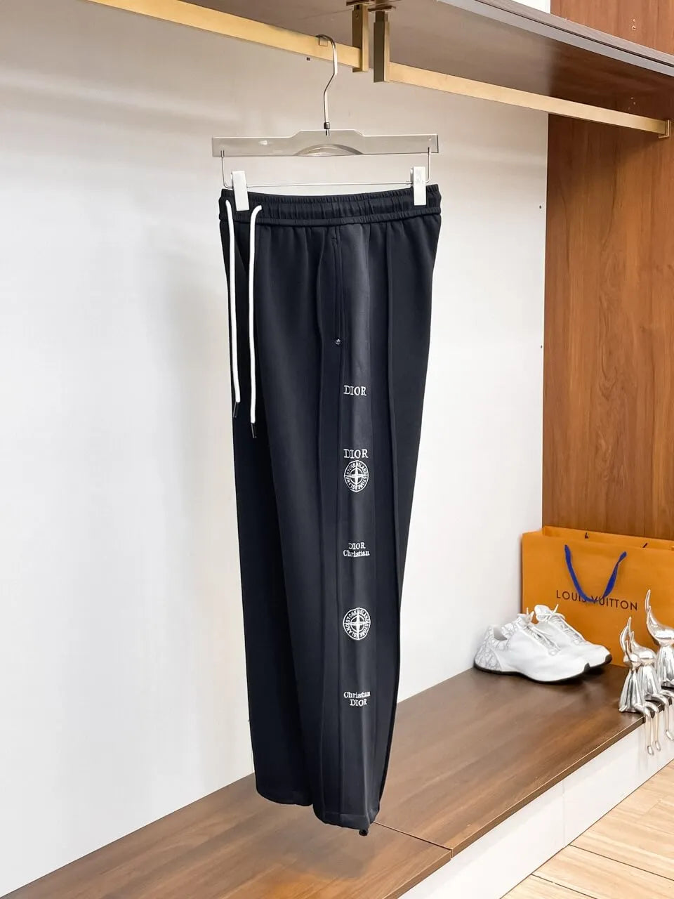 Side Repeating Print Loose‑Fit Pants