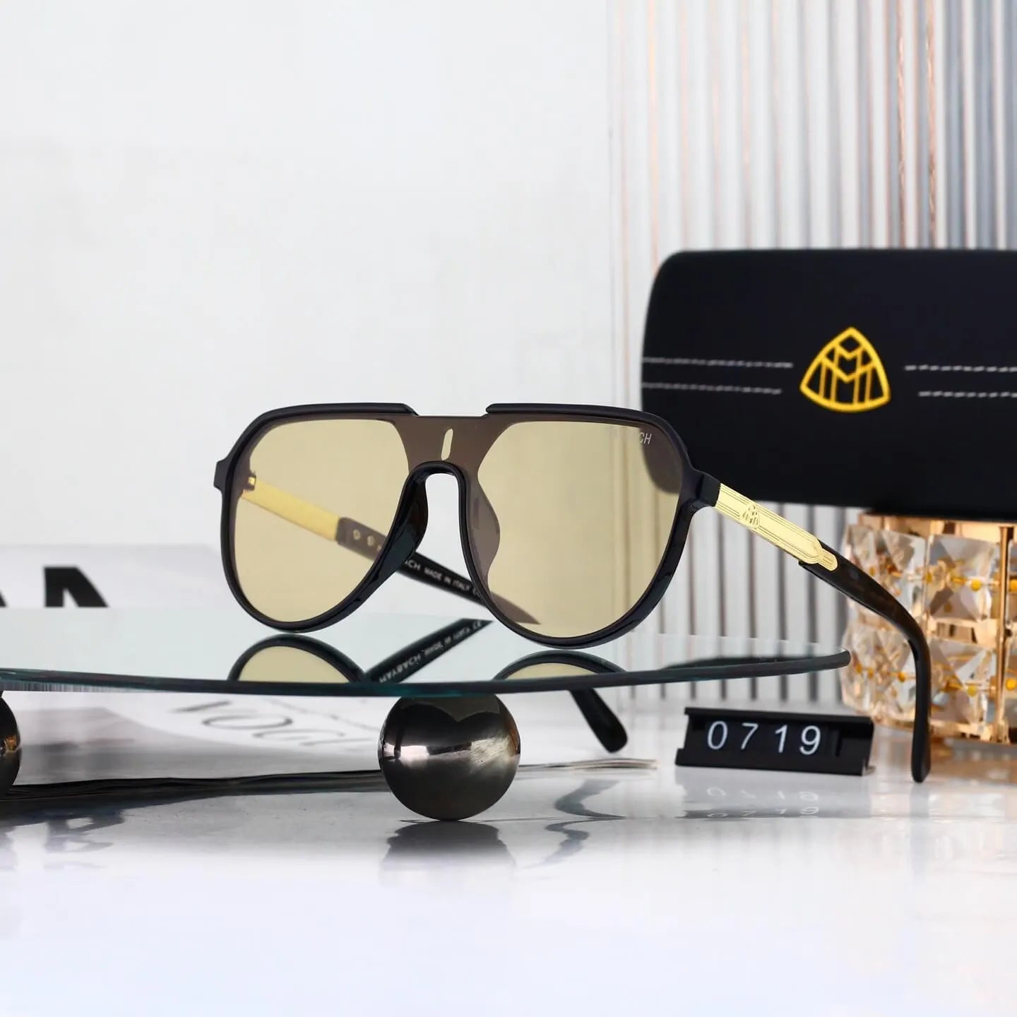 One-Piece Oversized Aviator Sunglasses