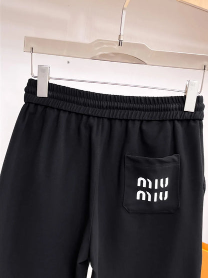 Stacked Letter Print Casual Shorts
