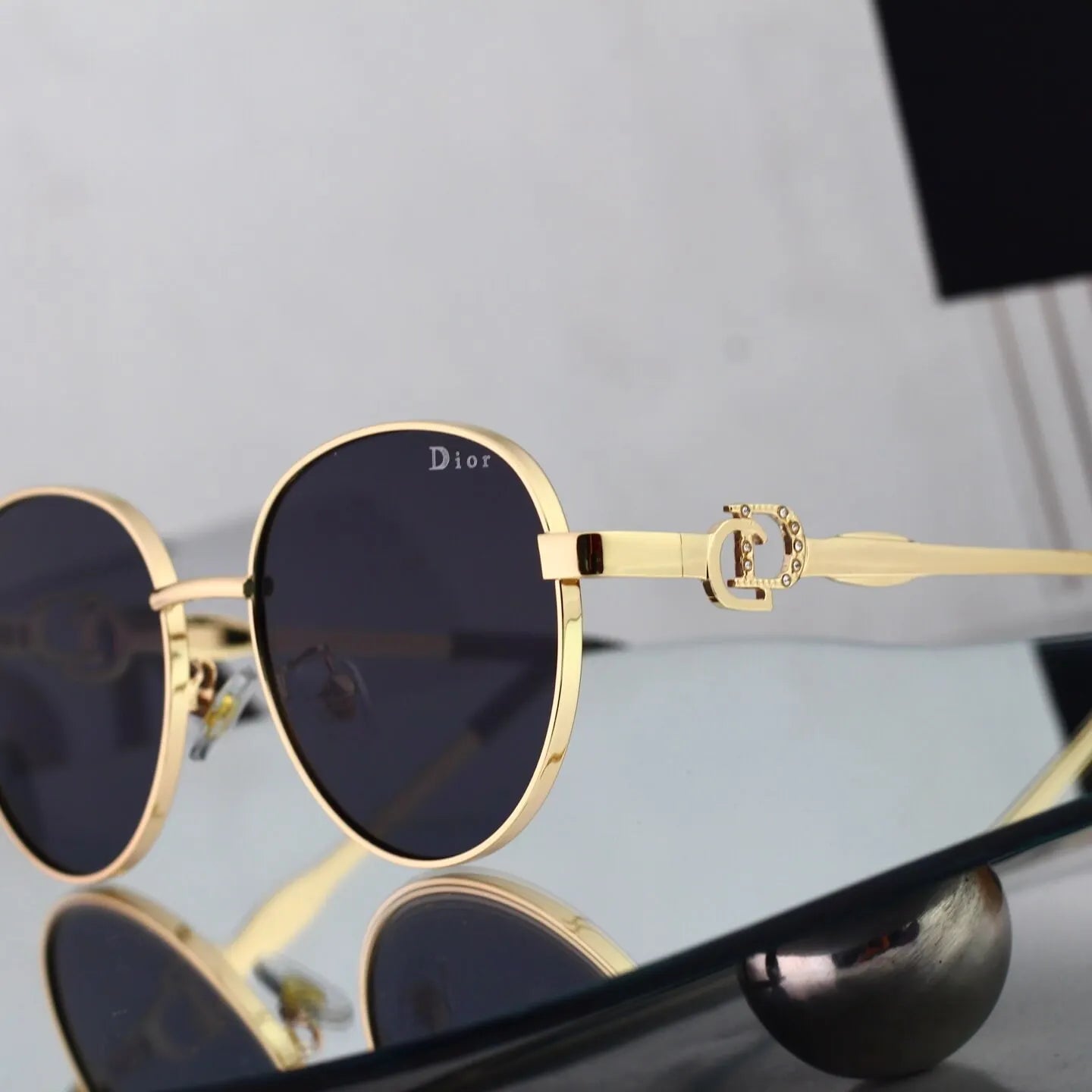 Thin Metal Round Sunglasses