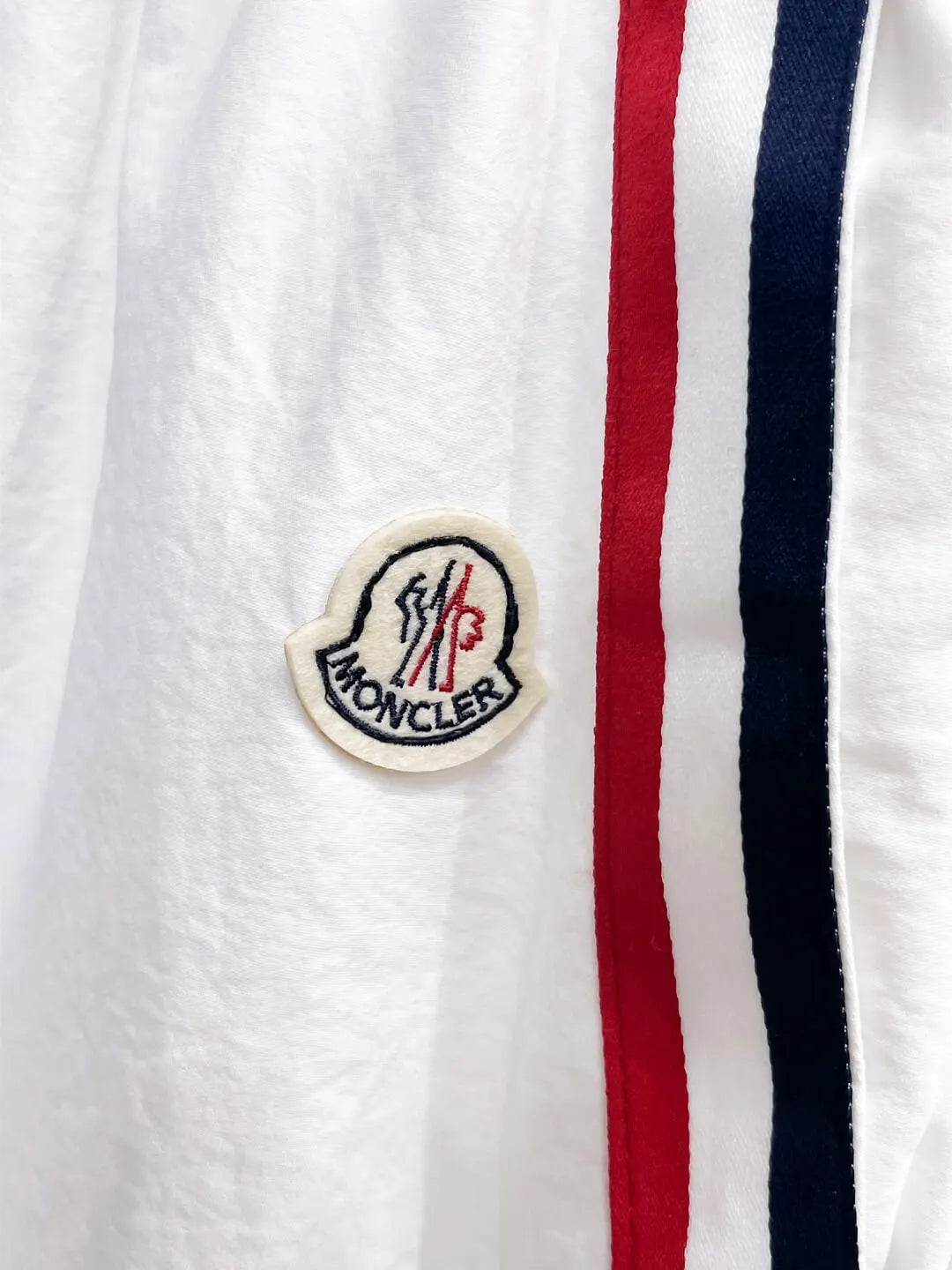 Side Stripe Badge Casual Shorts