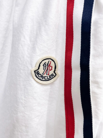 Side Stripe Badge Casual Shorts