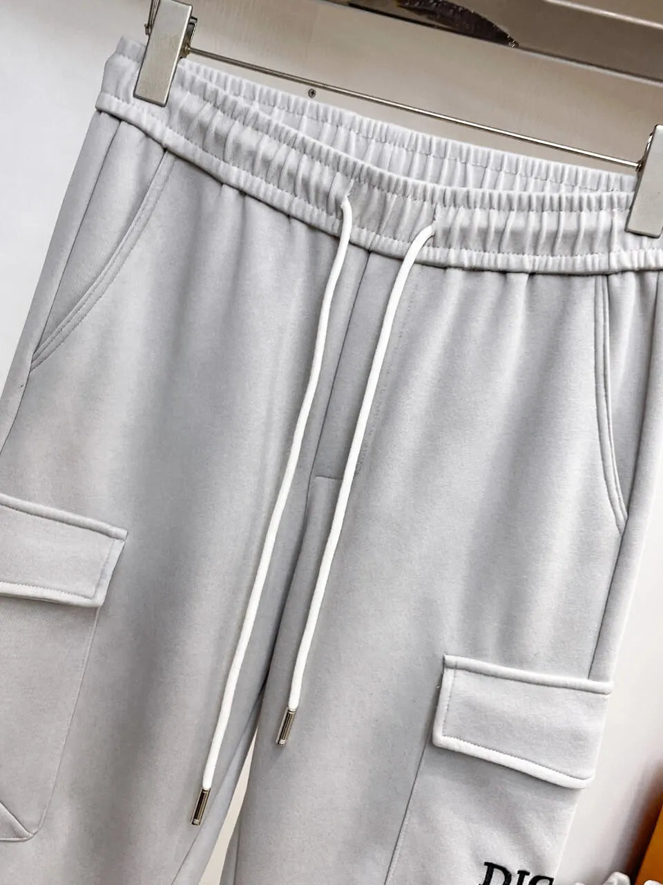 Badge Patch Multi‑Seam Cargo sweatpants