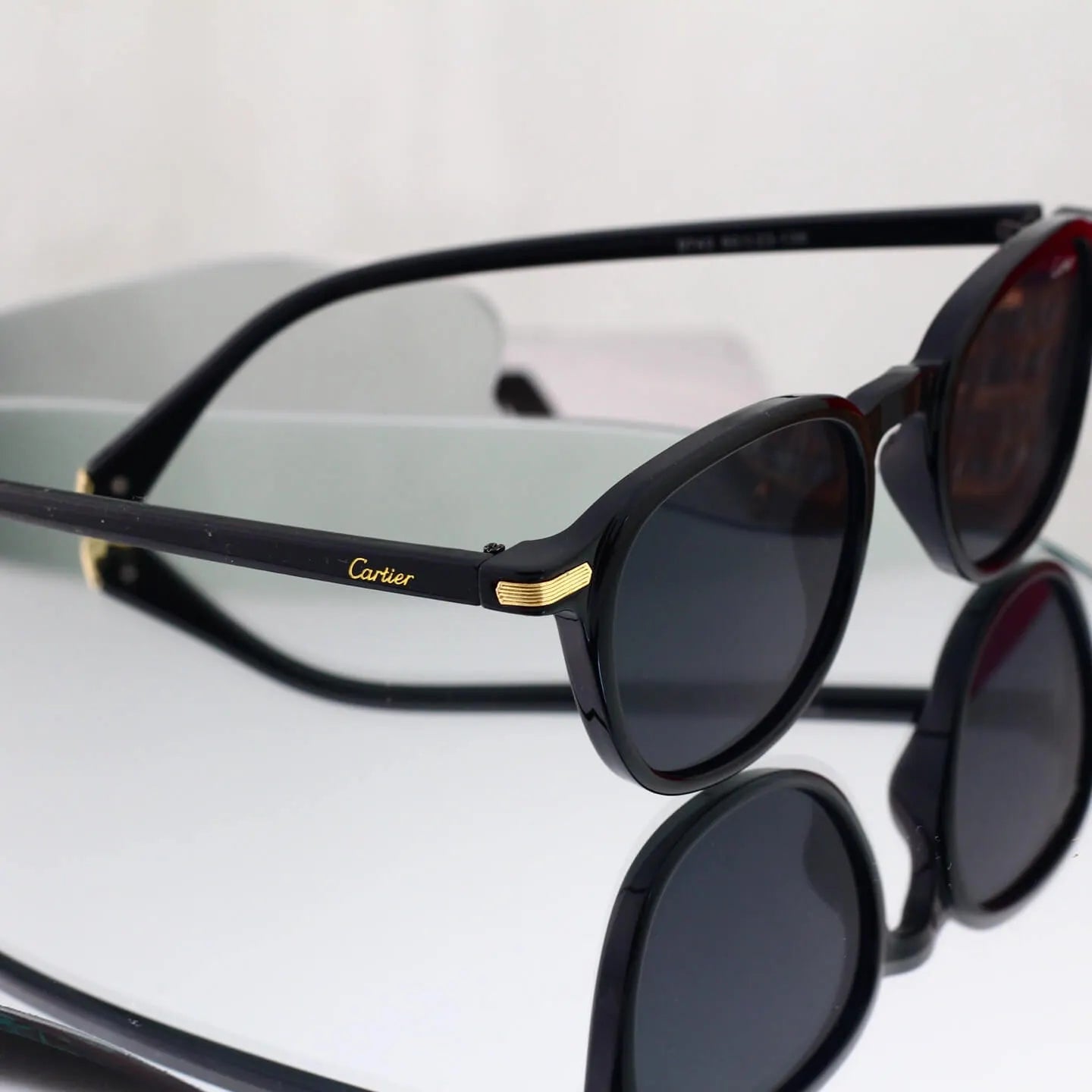 Vintage Round Thin Frame Sunglasses