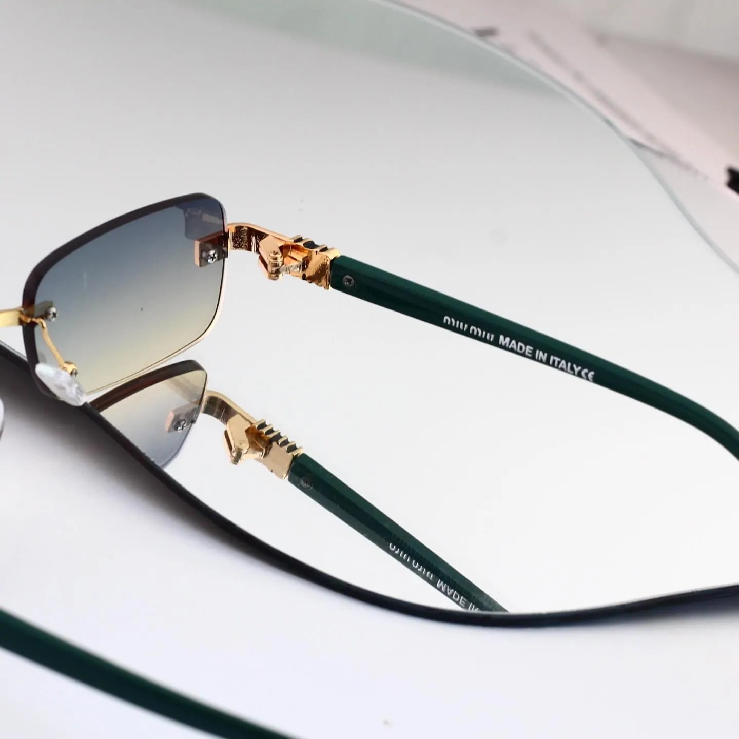 Minimalist Frameless Gradient Shades Sunglasses