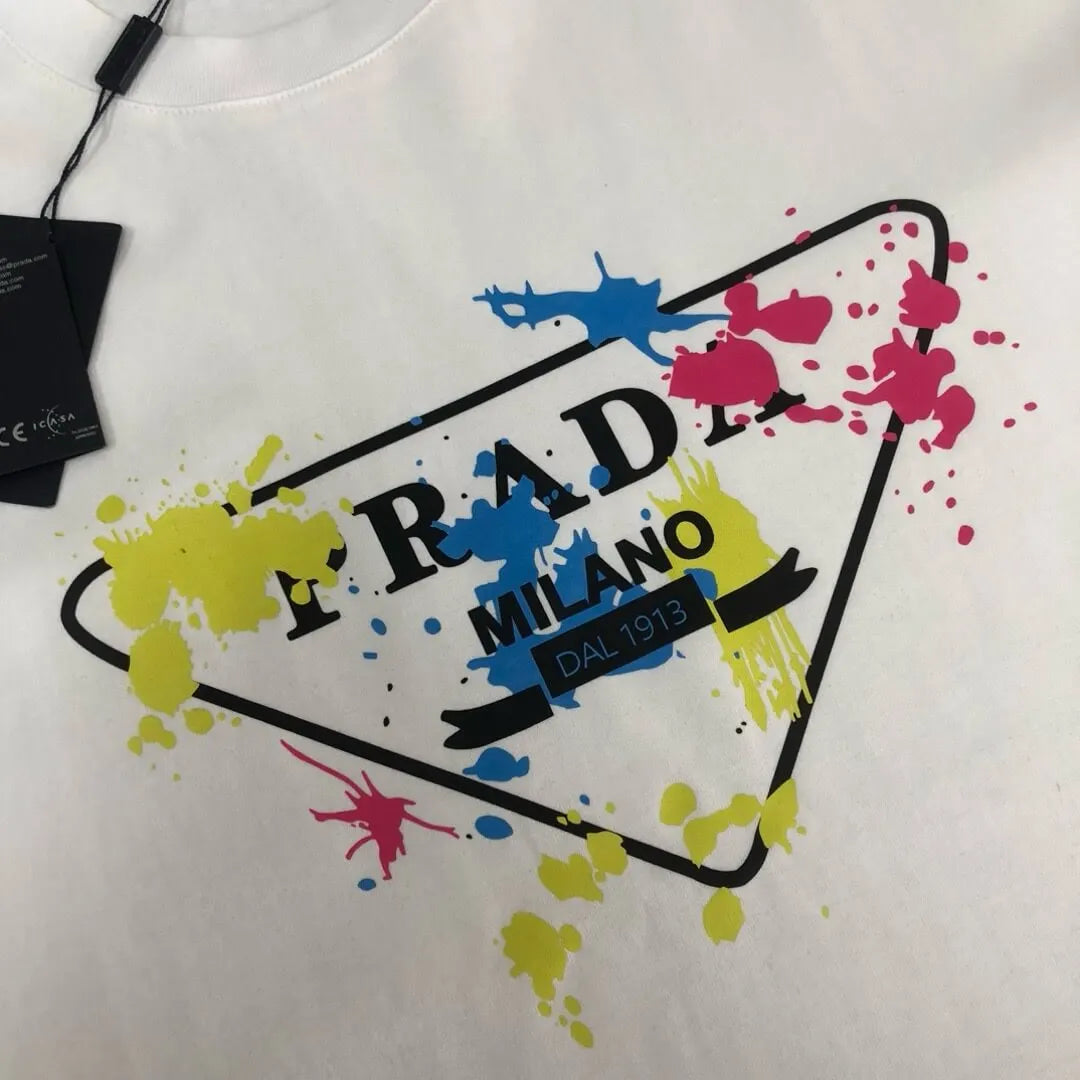 Triangle Spray Paint Print T-shirt