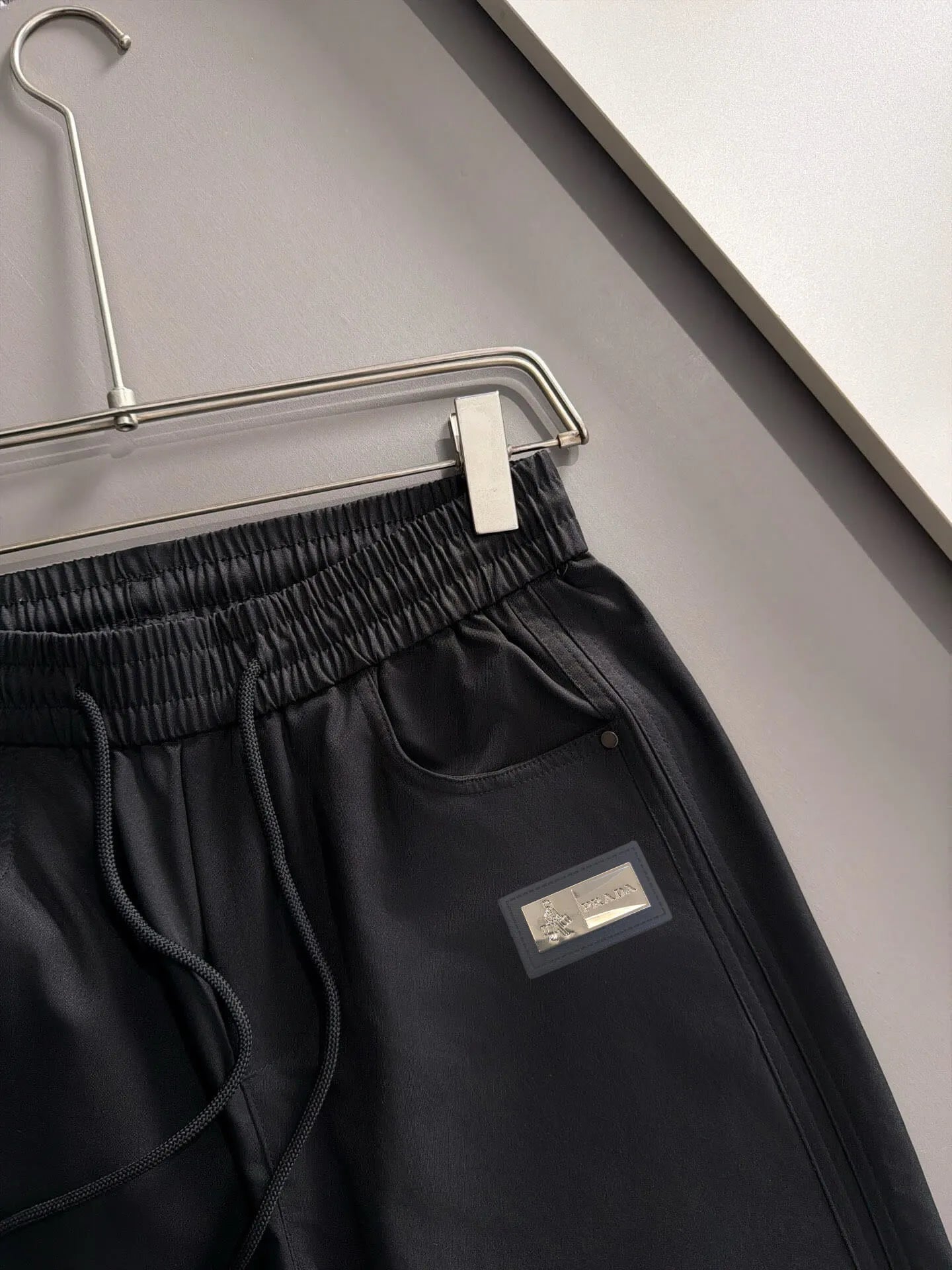 Label Decor Straight Casual Pants
