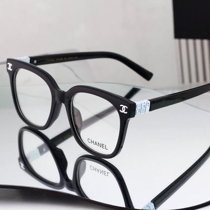Literary Square Sunglasses