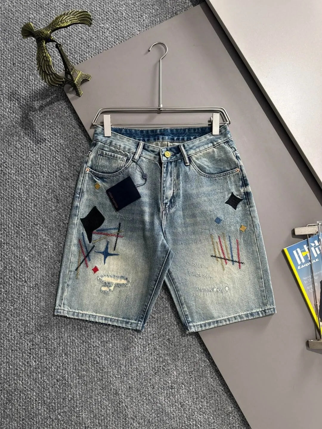 Abstract Embroidery Distressed Denim Shorts